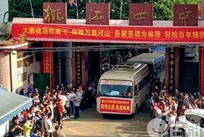Bảy quan chức Trung Quốc bị cách chức vì bệnh lao bùng phát 37 học sinh ở huyện Đào Giang bị nhiễm bệnh lao khiến bảy quan chức huyện này bị cách chức. Ảnh: Cssqt
