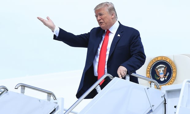 Ông Trump thuê tình báo Israel tìm tài liệu bẩn chống Iran ? Ông Trump hứa hẹn với Israel rằng Iran sẽ không thể sở hữu vũ khí hạt nhân. Ảnh: The Guardian
