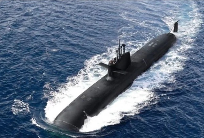 Nghịch lý tàu ngầm không thể nổi của Tây Ban Nha Tàu ngầm S-80 Plus của Tây Ban Nha sau khi được kéo dài thêm 10m để có thể nổi được thì lại không vào vừa bãi đỗ. Ảnh: The Guardian