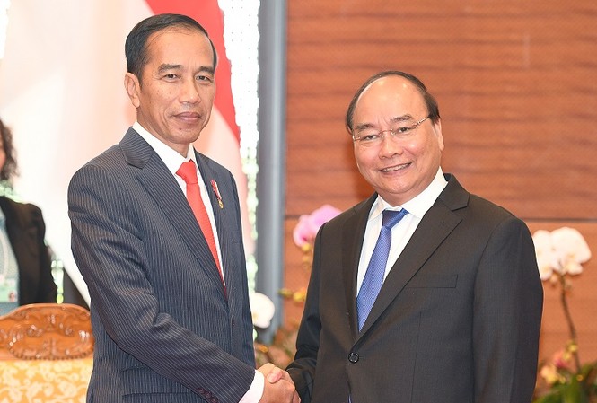 Thủ tướng Nguyễn Xuân Phúc đã hội kiến với Tổng thống Indonesia Joko Widodo. Ảnh: VGP
