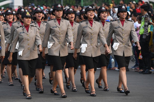 Indonesia: Nữ cảnh sát phải … còn trinh Nữ cảnh sát Indonesia. Ảnh minh họa