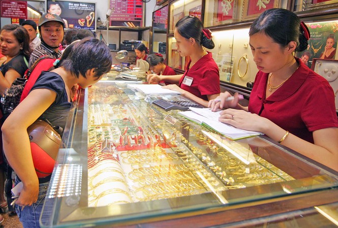 Giá vàng SJC giảm nhẹ Giá vàng SJC tiếp tục giảm sâu