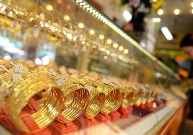 Giá vàng tăng nhẹ trước nguy cơ nhà đầu tư đổ xô chốt lãi Giá vàng SJC có phiên ít biến động