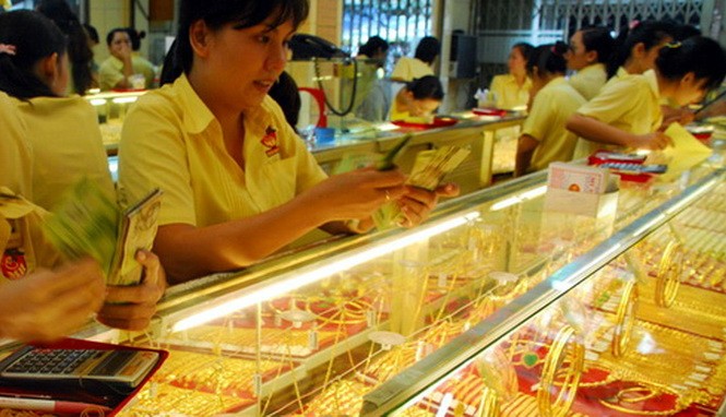 Giá vàng giảm chờ Mỹ tăng lãi suất Giá vàng SJC giảm theo vàng thế giới