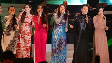 'Nổi tiếng mấy cũng không thể trốn thuế' Ngành thuế tin tưởng không để "lọt" thuế của người nổi tiếng. Ảnh chỉ có tính chất minh họa: IE.