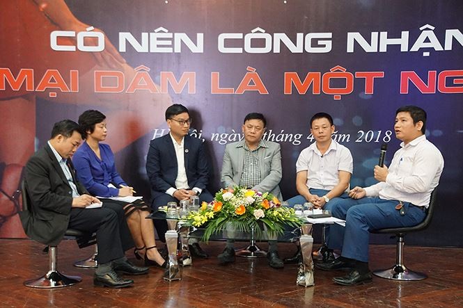 Tọa đàm trực tuyến: Có nên công nhận mại dâm là một nghề? Các đại biểu tham dự buổi tọa đàm "Có nên công nhận mại dâm là một nghề?"