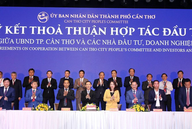 Lập trung tâm Logistic hàng không 27 ha tại Cần Thơ Cần Thơ và Vietnam Airlines ký kết triển khai Dự án Trung tâm Logistics hàng không Cần Thơ.