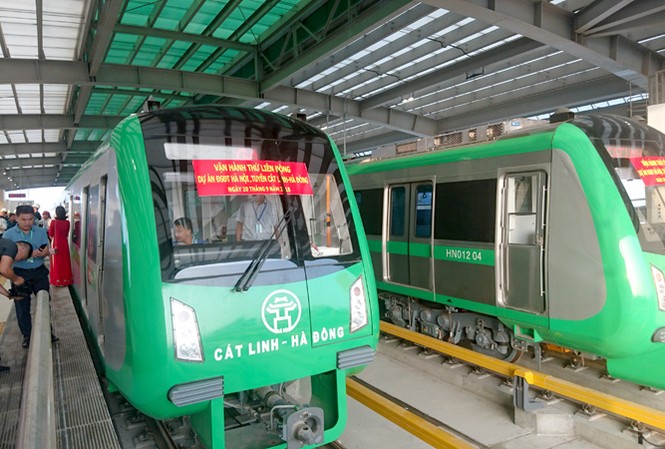 Tàu đường sắt Cát Linh - Hà Đông vận hành thử thế nào? Tuyến đường sắt đô thị Cát Linh - Hà Đông có 13 đoàn tàu, mỗi đoàn 4 toa. Ở giai đoạn vận hành thử liên động sẽ vận hành 5 đoàn tàu.