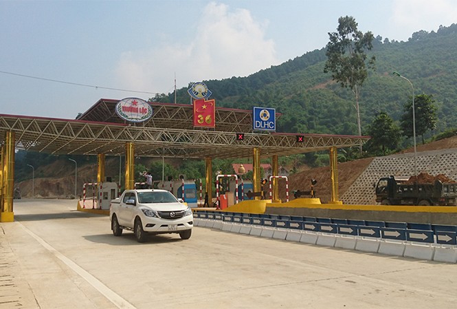 Đường mới Hà Nội đi Hoà Bình chỉ còn 1h30 phút Tuyến đường Hà Nội - Hoà Lạc mới đã sẵn sàng đưa vào khai thác, thu phí.