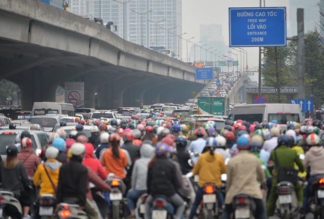 Cần gần 1.500 tỷ đồng trong 5 năm để giao thông Hà Nội an toàn Để giao thông Hà Nội an toàn hơn, các chuyên gia Hàn Quốc tính toán cần gần 1.500 tỷ đồng để đầu tư.