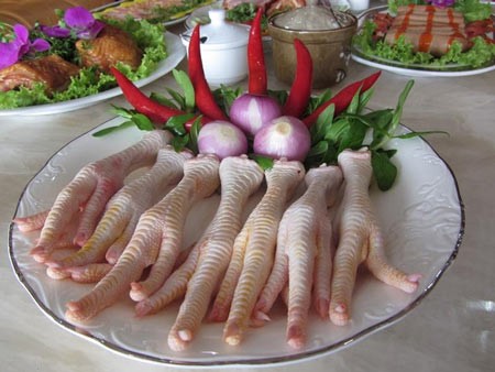 Nguy cơ đột biến gene từ chân gà vỉa hè Nguy cơ đột biến gene từ chân gà vỉa hè