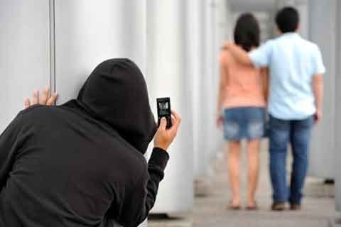 Thuê thám tử làm bạn với vợ Ảnh minh họa: Internet
