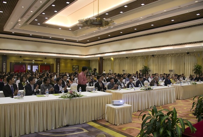 Thêm nhiều sản phẩm dinh dưỡng hỗ trợ sức khỏe cho người bệnh Các đại biểu tham dự tại hội thảo
