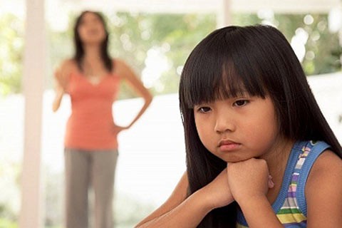 Những câu nói của cha mẹ làm tổn thương con trẻ Ảnh minh họa: Internet