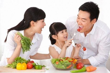Trẻ bị táo bón có nên dùng thuốc thụt? Ảnh minh hoạ: Internet