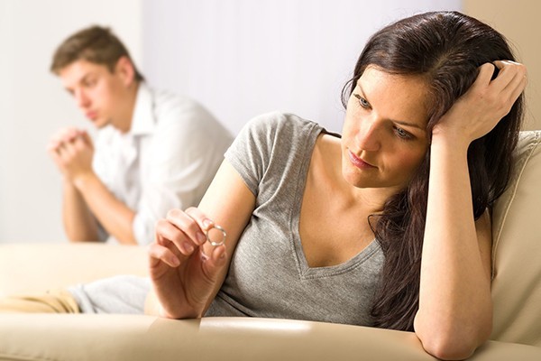 Phản bội vợ, chồng tiêu sạch tiền tiết kiệm để ăn chơi cùng bồ trẻ Ảnh minh hoạ: Internet