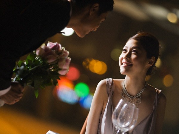 Sốc khi thấy người yêu ngoan hiền nhảy múa bốc lửa trong bar Ảnh minh hoạ: Internet