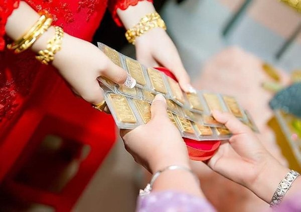 Mẹ ơi, con không muốn trở thành “cây vàng” di động trong ngày cưới! Ảnh minh hoạ: Internet