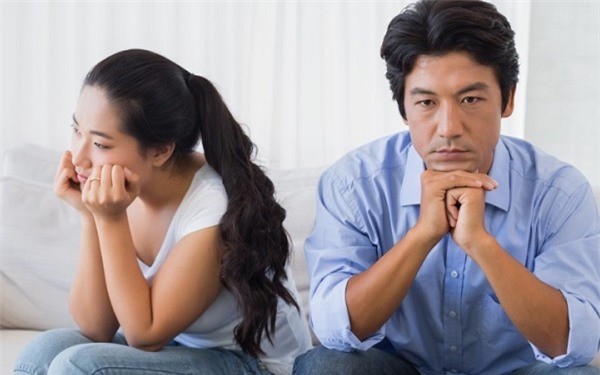 Tờ giấy để quên trong túi áo tố tội ngoại tình của chồng Ảnh minh hoạ: Internet