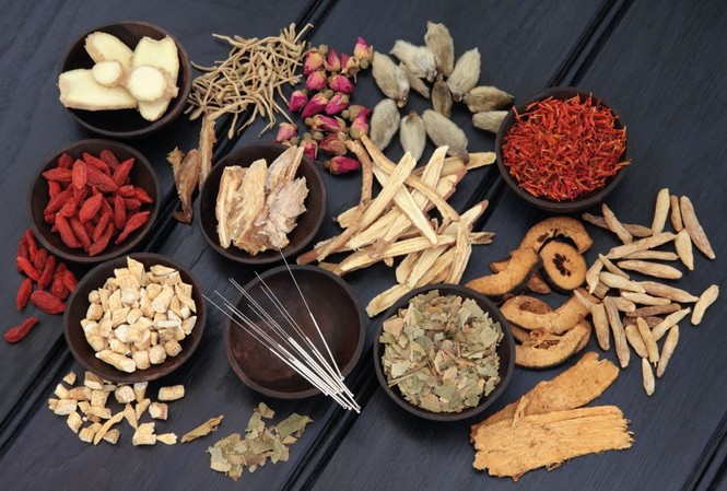 Thuốc đông y có thể gây ung thư do ... chất bảo quản Các chất bảo quản chống nấm mốc cho thuốc đông y không những gây độc cho người sử dụng mà về lâu dài cũng có thể dẫn tới bị ung thư. Ảnh minh hoạ: Internet