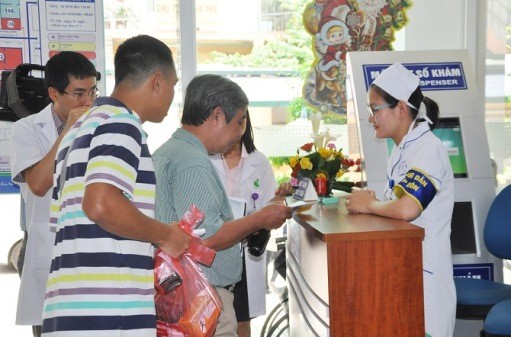 Từ 2018, các BV Hà Nội sẽ tiếp nhận phản ánh của người bệnh theo kiểu mới Quầy hướng dẫn bệnh nhân/người nhà bệnh nhân đến khám chữa bệnh tại Bệnh viện Phụ sản Hà Nội