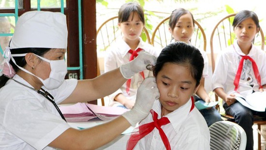 Học sinh sẽ “thiệt” khi thẻ BHYT bị in sai số năm tham gia liên tục? Ảnh minh hoạ: Internet