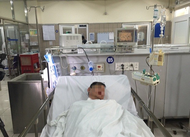 Rượu ngâm đồ càng bổ càng dễ ngộ độc chết người Bệnh nhân ngộ độc rượu đang điều trị tại Trung tâm Chống độc Bạch Mai