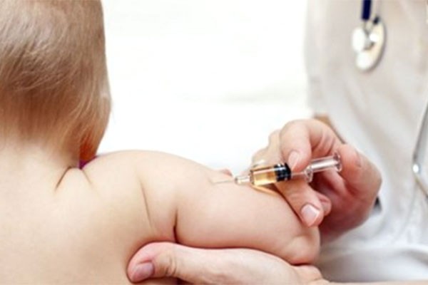 Tháng 6/2018 tiêm vắc xin mới phòng 5 bệnh nguy hiểm cho trẻ Vắc xin mới phòng 5 bệnh nguy hiểm cho trẻ được đưa vào sử dụng miễn phí. Ảnh minh hoạ: Internet