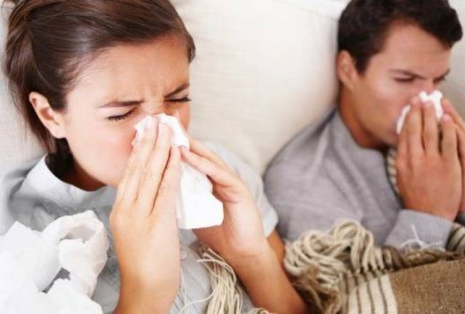 Hàng chục người mắc cúm A/H1N1 phải cách ly: Làm sao để phòng cúm? Những người mắc cúm A(H1N1) có thể lây lan bệnh 01 ngày trước khi khởi bệnh và kéo dài 07 ngày sau khi khởi bệnh. Ảnh minh hoạ: Internet