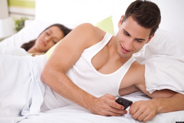 Yêu chồng hết lòng, một ngày vợ trẻ cay đắng nhận ra mình sập bẫy lừa Ảnh minh hoạ: Internet