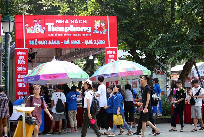 Chen chân tại Hội sách mùa thu 2018 Chen chân tại Hội sách mùa thu 2018