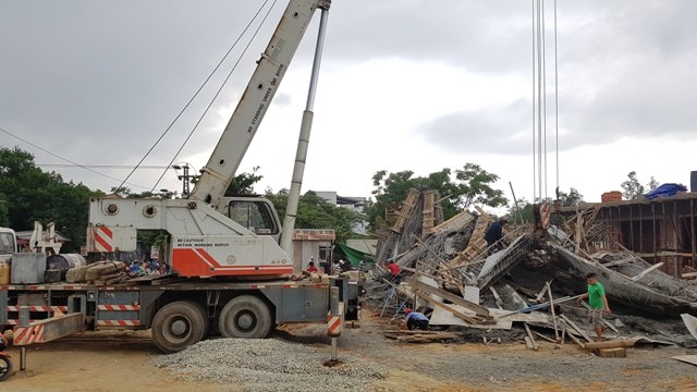 Số lượng nạn nhân vụ sập giàn giáo cây xăng ở Huế Số lượng nạn nhân vụ sập giàn giáo cây xăng ở Huế