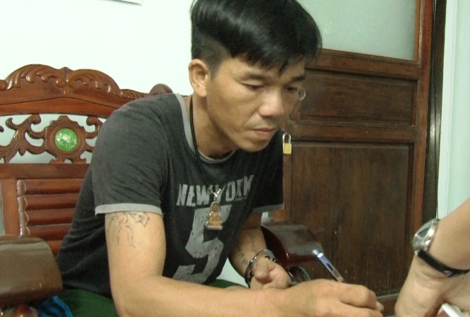 Mang hai tiền án ma túy, vẫn tiếp tục mua bán heroin Đối tượng mua bán heroin Tống Huy Cường tại cơ quan công an