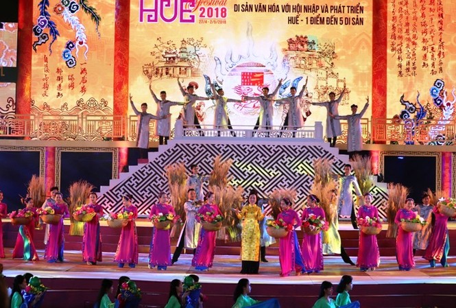 Tối nay, khai mạc Festival Huế 2018 Festival Huế 2018 với chủ đề "Di sản văn hóa với hội nhập và phát triển, Huế - 1 điểm đến 5 di sản" khai mạc vào tối nay, 27/4