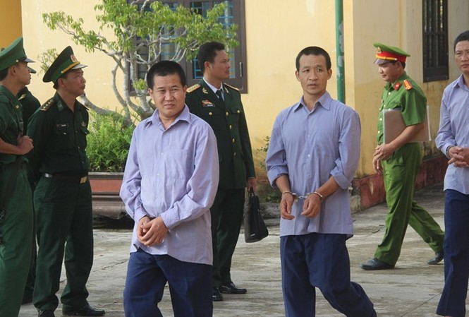 Diễn biến bất ngờ vụ xét xử nguyên đồn phó Biên phòng phá rừng Dẫn giải các bị cáo sau phiên tòa
