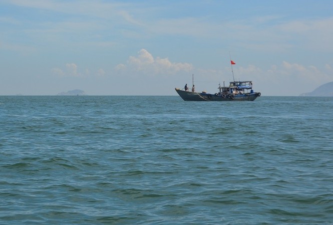 Tàu cá bị tàu vận tải đâm chìm trên biển Quảng Nam Biển Cù Lao Chàm nơi tàu cá bị đâm chìm trên biển. Ảnh minh họa.