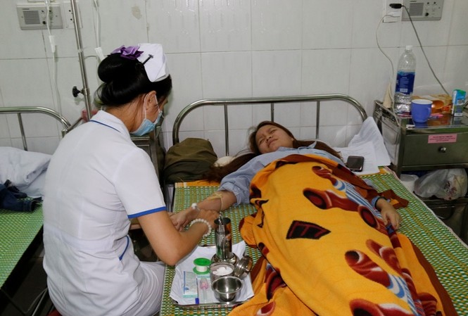 Điều tra vụ phụ huynh đánh giáo viên mầm non thủng màng nhĩ Cô Nguyễn Thị Xuân Mai điều trị tại bệnh viện. Ảnh CTV