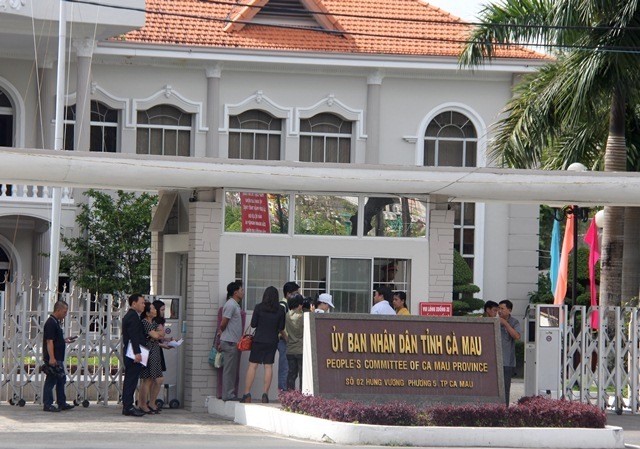 Vợ Chủ tịch tỉnh Cà Mau cùng đi dự hội chợ nước ngoài Trụ sở UBND tỉnh Cà Mau
