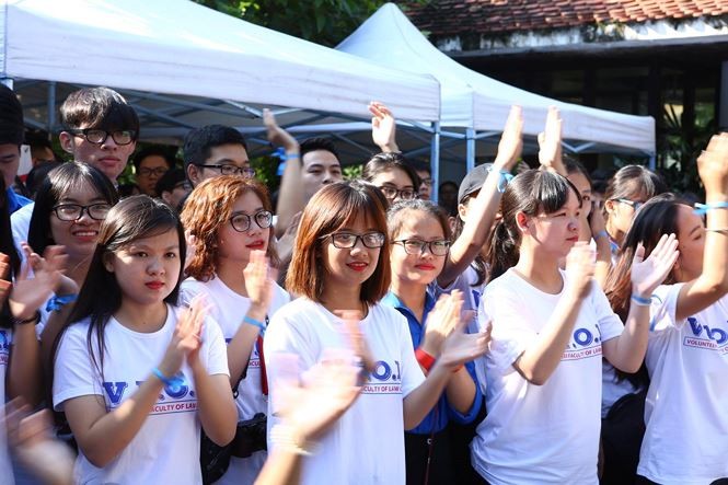 Bùng nổ với Ngày hội tân sinh viên năm 2018 Các sinh viên hào hứng trong ngày hội "Tân sinh viên" năm 2017.