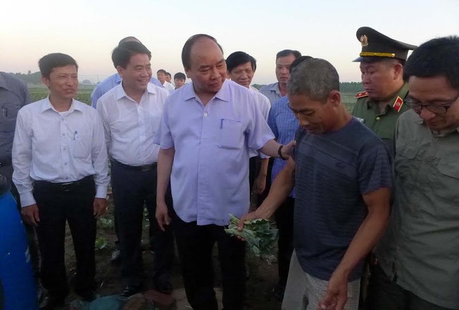 Thủ tướng: Lò mổ mất vệ sinh, ông chủ tịch phường có biết không? Thủ tướng cùng đoàn công tác đi kiểm tra tình hình an toàn thực phẩm.