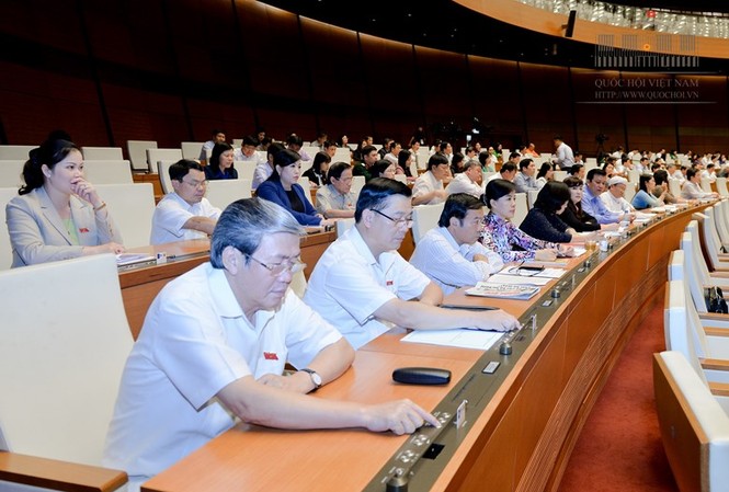 Thí điểm cấp thị thực điện tử trong 2 năm QH thông qua Nghị quyết thực hiện cấp thị thực điện tử cho người nước ngoài nhập cảnh