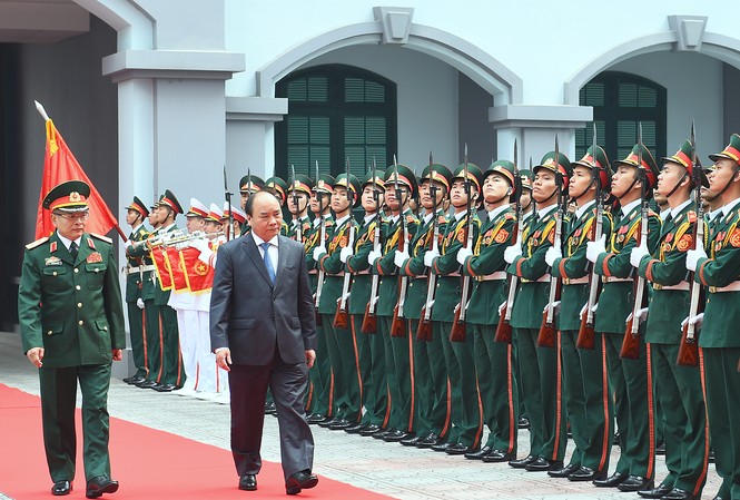Thủ tướng kiểm tra công tác sẵn sàng chiến đấu tại Tổng cục Tình báo Thủ tướng Nguyễn Xuân Phúc đã đi kiểm tra công tác trực, sẵn sàng chiến đấu của Tổng cục Tình báo
