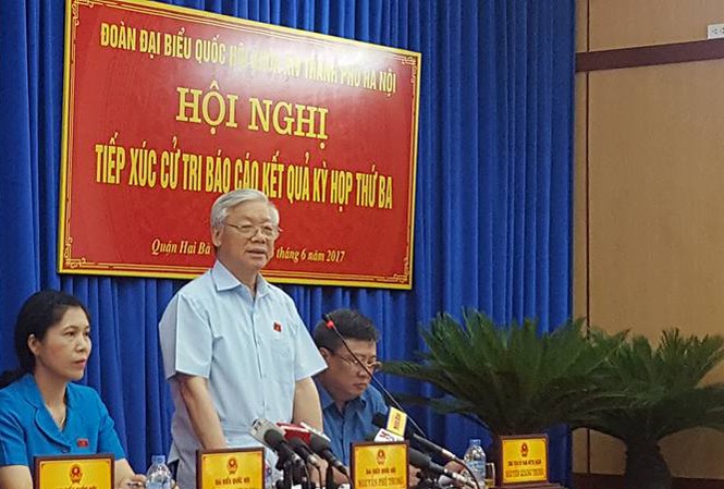 'Nói hay nhưng cần chuyển biến trong thực tế hành động' Tổng Bí thư Nguyễn Phú Trọng phát biểu tại buổi tiếp xúc cử tri. Ảnh LD