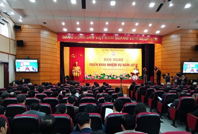 Năm 2018: Xây dựng bộ quy tắc ứng xử trên mạng xã hội Sáng 22/12, Bộ TT&TT tổ chức hội nghị tổng kết công tác năm 2017 và triển khai nhiệm vụ năm 2018