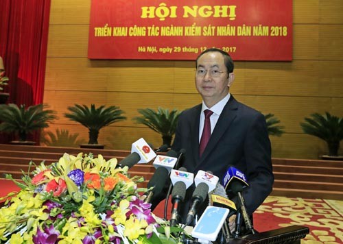 Đẩy nhanh tiến độ, xét xử nghiêm minh các vụ án tham nhũng Chủ tịch nước Trần Đại Quang, Trưởng ban Chỉ đạo cải cách tư pháp Trung ương phát biểu chỉ đạo hội nghị. Ảnh CP