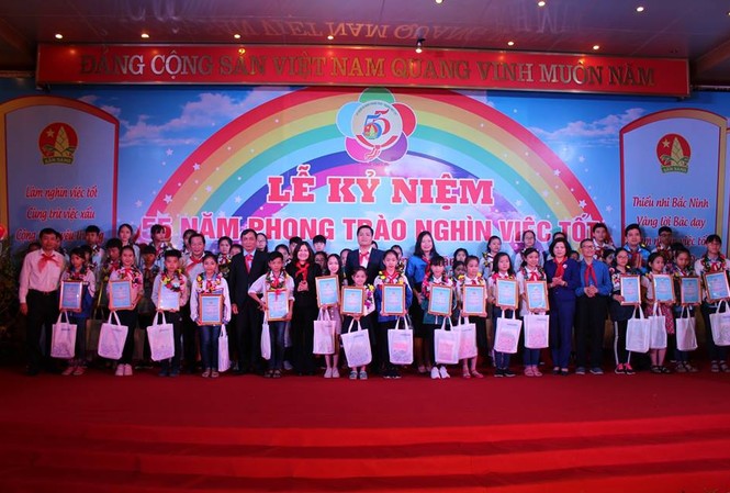 Tuyên dương 55 dũng sỹ 'Nghìn việc tốt' Phong trào “Nghìn việc tốt” đã trở thành một trong những phong trào có sức sống lâu bền nhất