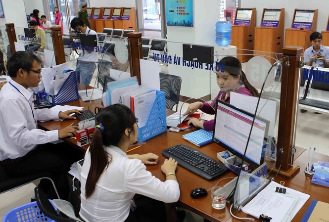 Sáp nhập, giải thể: Nhiều bộ, địa phương cắt giảm hàng nghìn biên chế Nhiều bộ, địa phương cho biết sau khi sáp nhập các đơn vị đã tinh giản hàng nghìn biên chế.