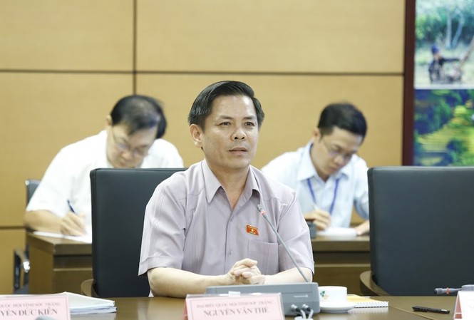 Bộ trưởng GTVT Nguyễn Văn Thể trả lời chất vấn về BOT Bộ trưởng GTVT Nguyễn Văn Thể. Ảnh Như Ý
