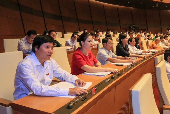 Chốt sửa Luật Đất đai vào năm 2019 Quốc hội chốt Quốc hội sẽ cho ý kiến về Luật sửa đổi, bổ sung một số điều của Luật Đất đai. Ảnh Như Ý