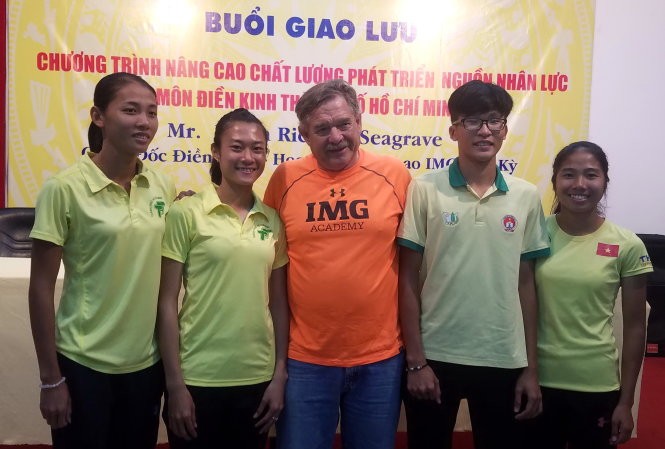 'Nữ hoàng tốc độ' Lê Tú Chinh tập huấn tại Mỹ Ông Loren cùng 4 VĐV Việt Nam sẽ tập huấn tại Mỹ